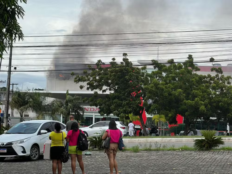 Princípio de incêndio atinge concessionária de veículos em São Luís