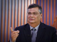 Flávio Dino reage a pronunciamento de Bolsonaro e diz que danos podem ser 'imprevisíveis e gravíssimos'