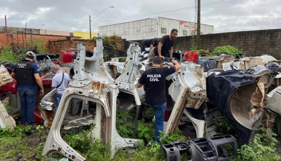 Dono de sucatão é preso por desmontar veículos roubados em São Luís