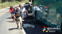 Três pessoas morrem em colisão entre moto e ônibus na BR-222
